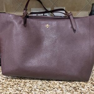 Chocolate brown Tory Burch tote. Perfect fall bag.